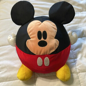 Walt Disney World Mickey Mouse Round Plush Beannie
